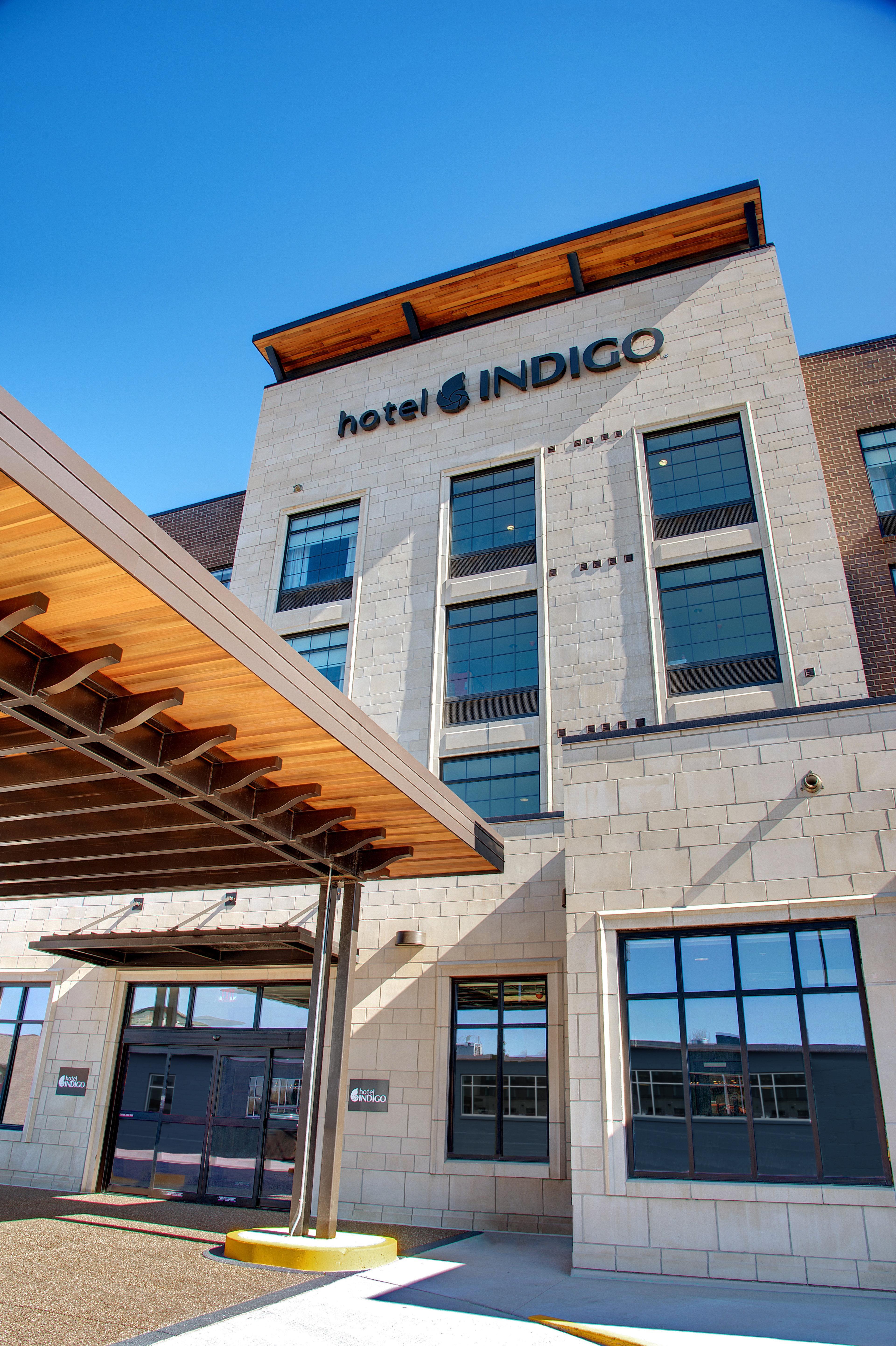 Hotel Indigo Traverse City By Ihg Buitenkant foto