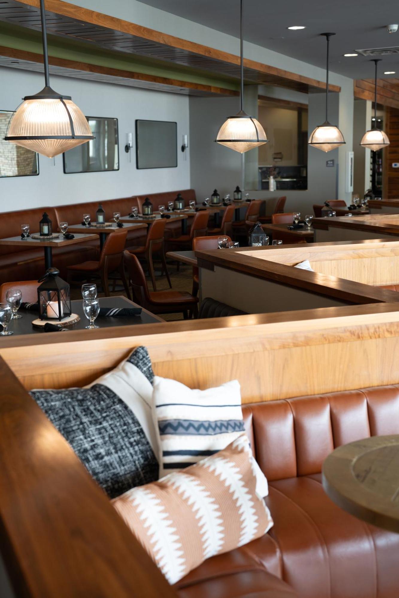 Hotel Indigo Traverse City By Ihg Buitenkant foto