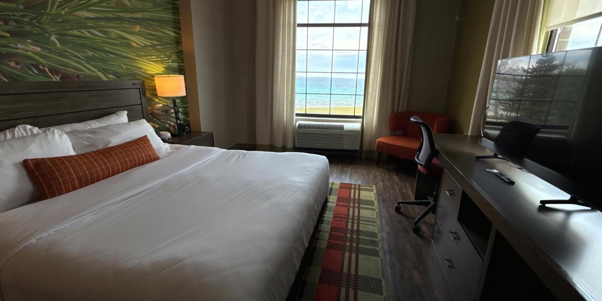 Hotel Indigo Traverse City By Ihg Buitenkant foto