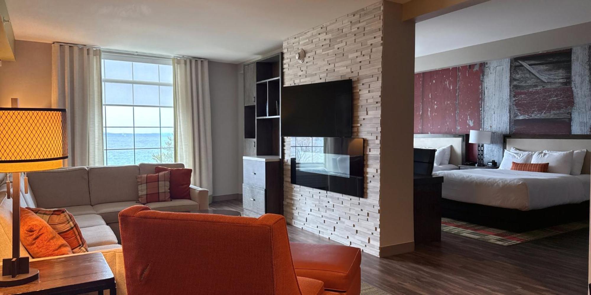 Hotel Indigo Traverse City By Ihg Buitenkant foto